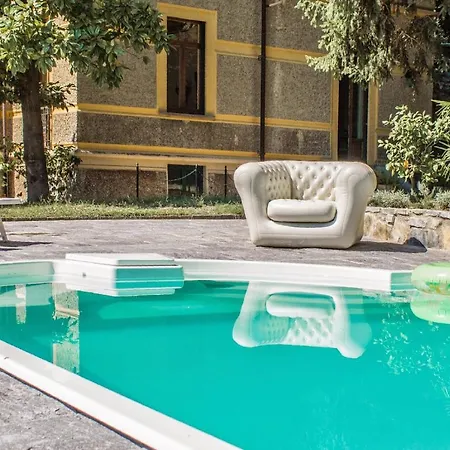 Sleeps 17 Pool Air Con Wifi